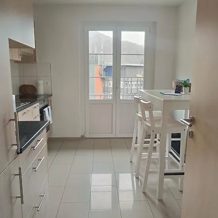 2 Min Vom Bahnhof, Stadt Nah, Modern, Bequem, Lejlighed