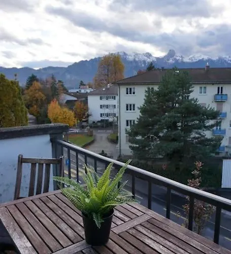 2 Min Vom Bahnhof, Stadt Nah, Modern, Bequem, דירה *