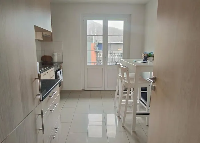 2 Min Vom Bahnhof, Stadt Nah, Modern, Bequem, דירה